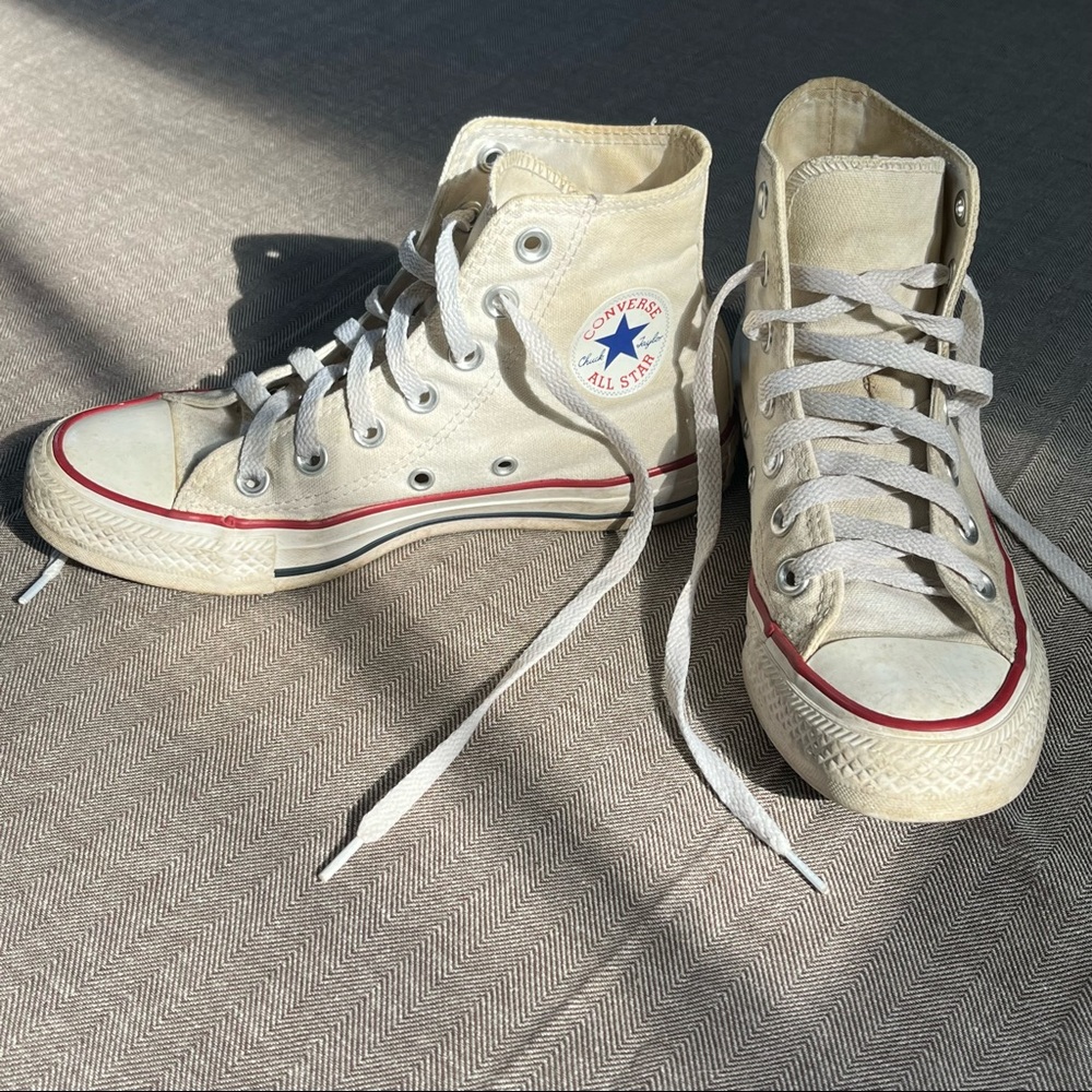 White Converse High Tops 🤍